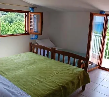 In With Seaview, Balcony, Air Condition, Wifi Apartment Pasman