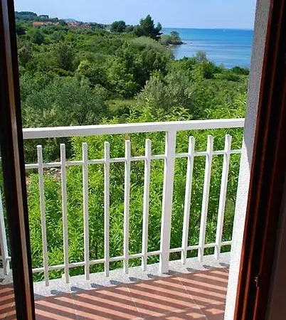 In With Seaview, Balcony, Air Condition, Wifi Pasman